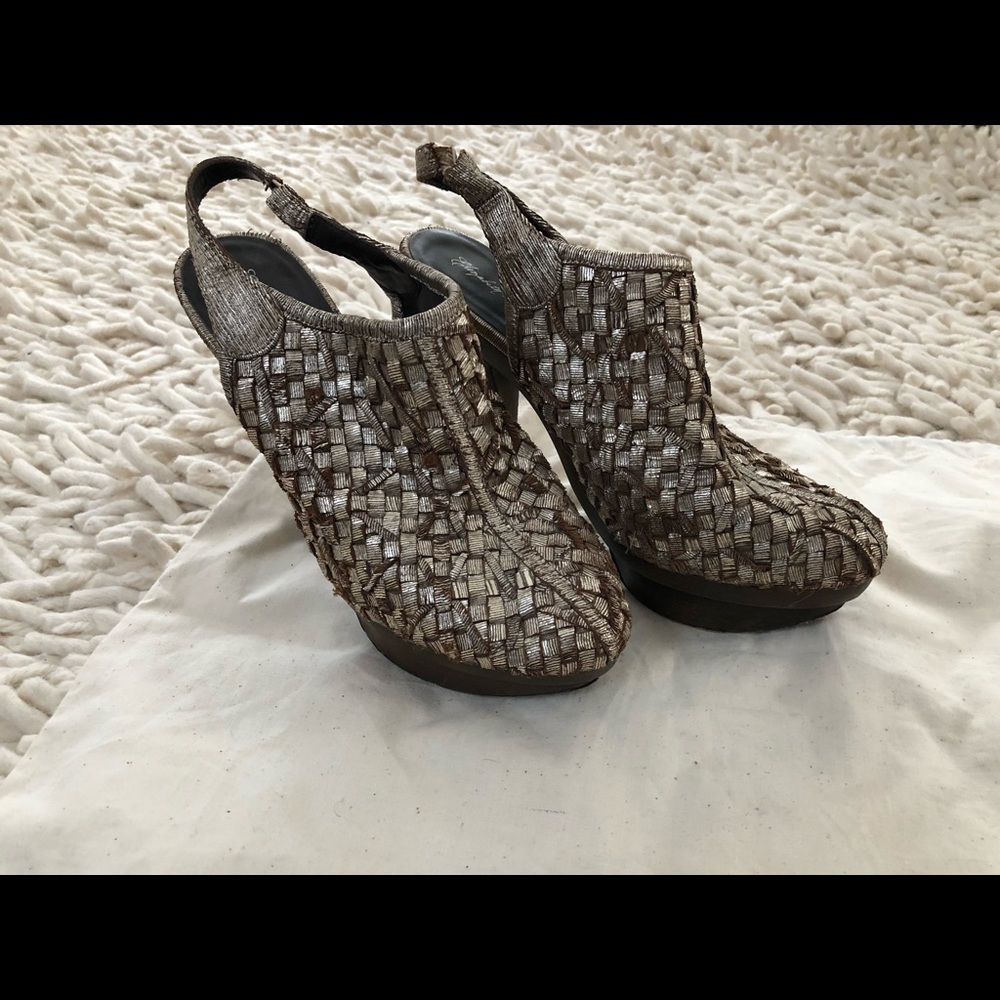 Elizabeth and James platform sling Back sandals